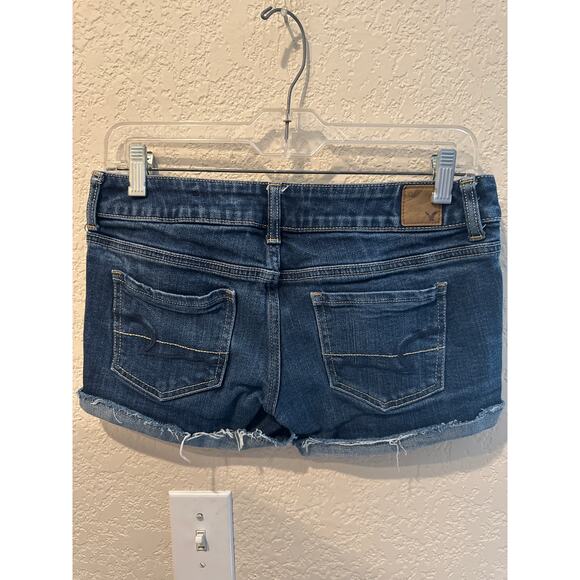 ⭐️ Women’s American Eagle Low Rise Shorty Shorts Size 2. Medium Wash Festival - Picture 2 of 3